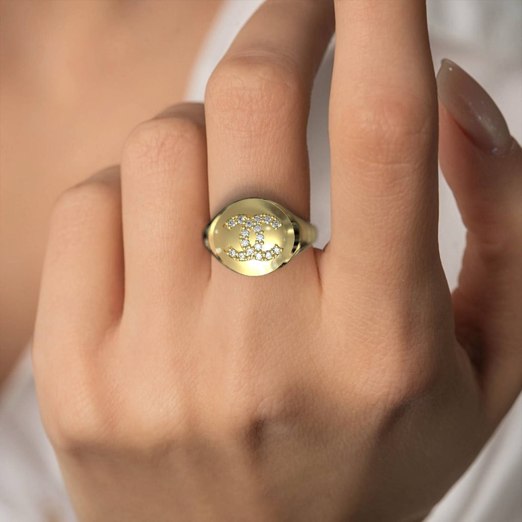 Dazzling Chevalier Women's Zircon Signet Ring