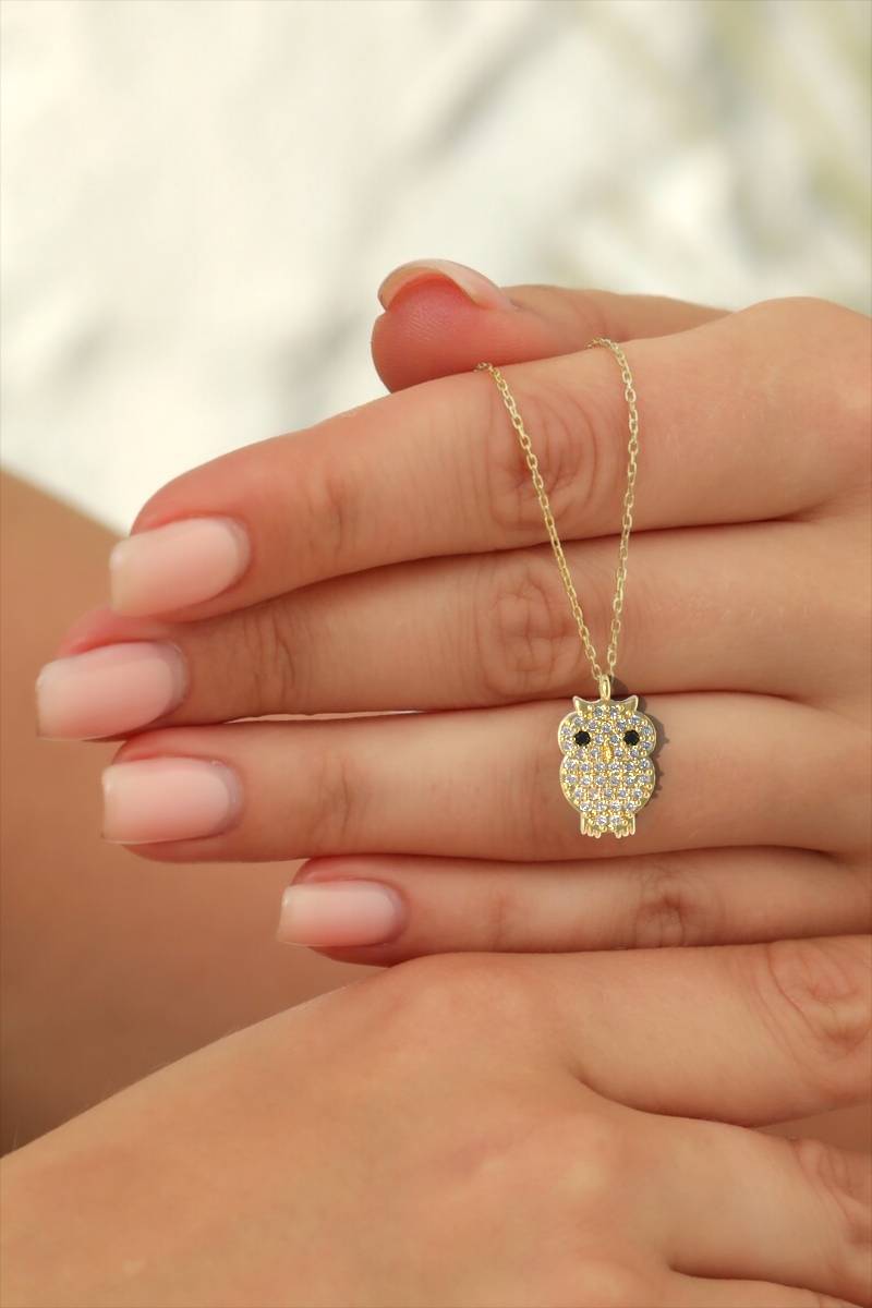 Elegant Silver Owl Charm Pendant