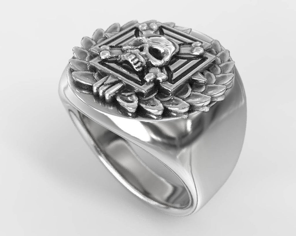 Signet Chevalier Gothic Silver Skull Ring