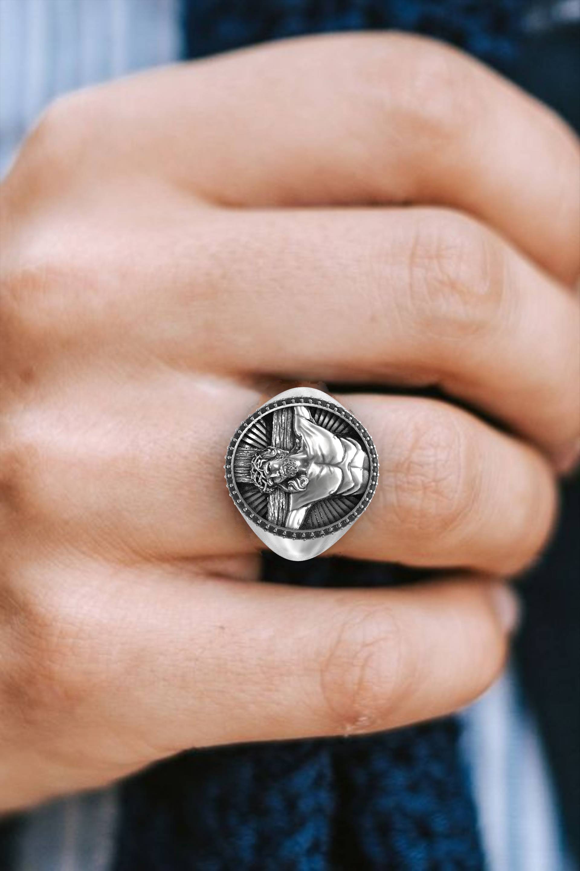 Schwarzer Zirkon Jesus Ring – Auffälliger christlicher Schmuck für Männer